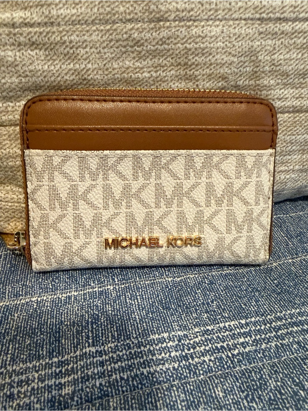 MICHAEL KORS Jet Set Travel Card Holder Wallet